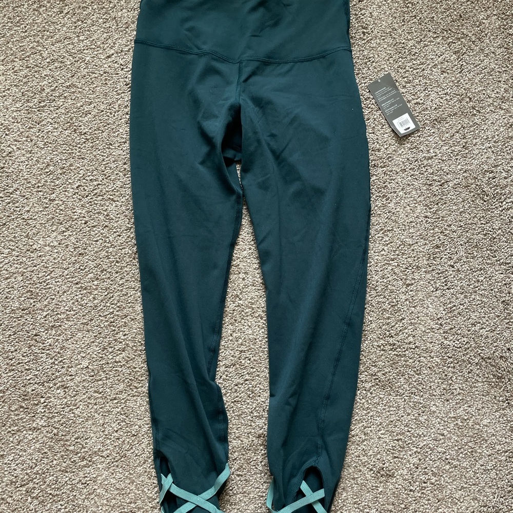 Old navy go dry fitted leggings
